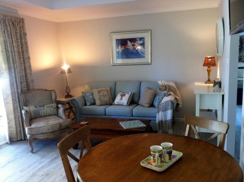 Applegate Lane Chalet - Accommodation in Bendigo 11