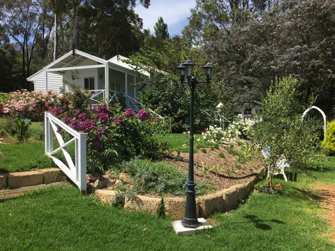 Applegate Lane Chalet - Accommodation in Bendigo 4