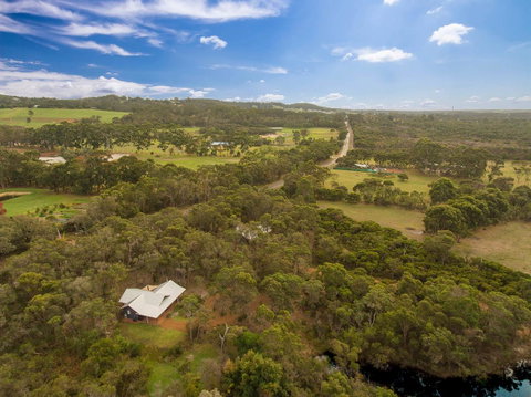 Denmark Forest Retreat - Accommodation in Bendigo 4