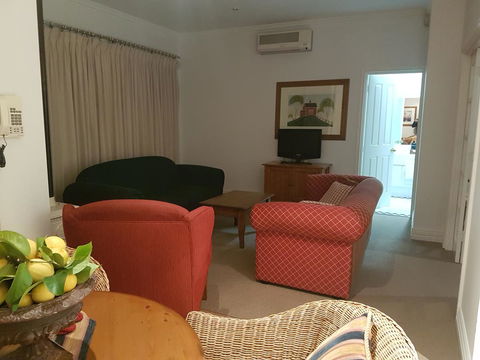 Two Sisters Chalets - Accommodation in Bendigo 12