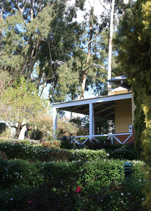 Two Sisters Chalets - Accommodation in Bendigo 23