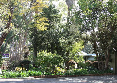 Two Sisters Chalets - Accommodation in Bendigo 0