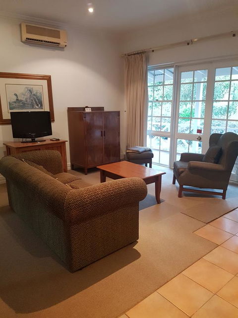 Two Sisters Chalets - Accommodation in Bendigo 13