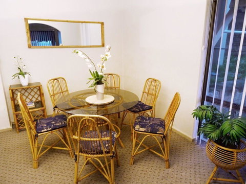Scarborough & Absolutely Beachfront - Accommodation in Bendigo 5