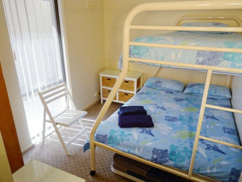 Scarborough & Absolutely Beachfront - Accommodation in Bendigo 6