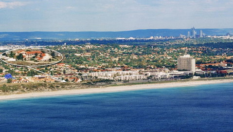 Scarborough & Absolutely Beachfront - Accommodation in Bendigo 1