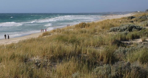 Scarborough & Absolutely Beachfront - Accommodation in Bendigo 2