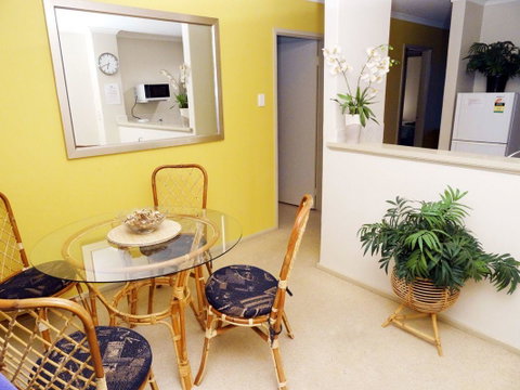 Scarborough & Absolutely Beachfront - Accommodation in Bendigo 11
