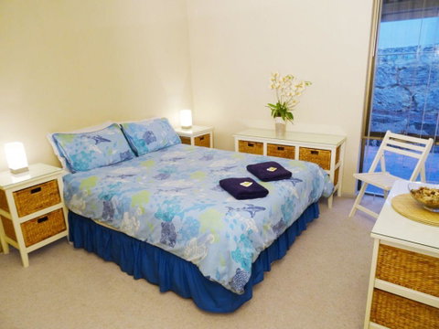Scarborough & Absolutely Beachfront - Accommodation in Bendigo 13