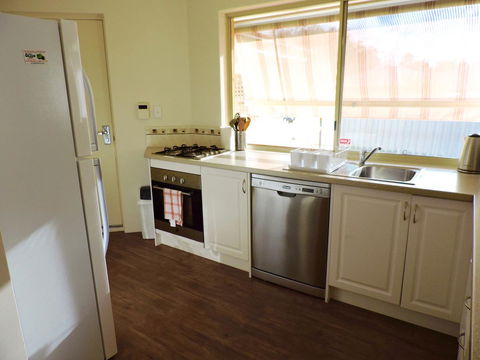 Silver Gull Family Retreat - Accommodation in Bendigo 1