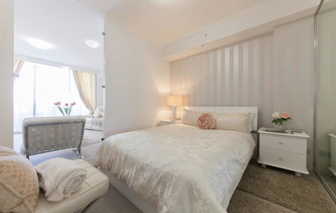 Perth Luxury City Apartment- Free Parking - Accommodation in Bendigo 4