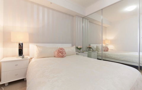 Perth Luxury City Apartment- Free Parking - Accommodation in Bendigo 2