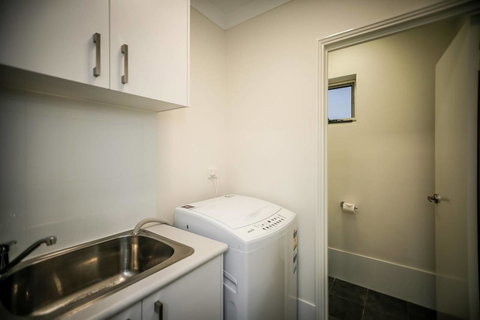 VIP Stays - Villa De Burswood Luxury 3BR Suite W/ King Bed FREE WIFI - Accommodation in Bendigo 4