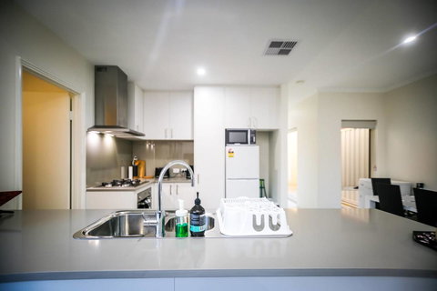 VIP Stays - Villa De Burswood Luxury 3BR Suite W/ King Bed FREE WIFI - Accommodation in Bendigo 26