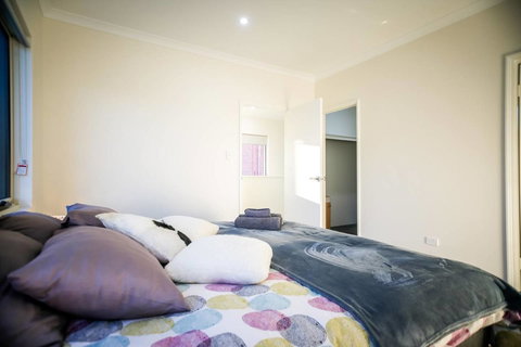 VIP Stays - Villa De Burswood Luxury 3BR Suite W/ King Bed FREE WIFI - Accommodation in Bendigo 11