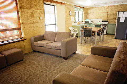 Hopetoun Motel & Chalet Village - Accommodation in Bendigo 8