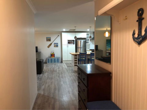Halls Head Beach House - Accommodation in Bendigo 2