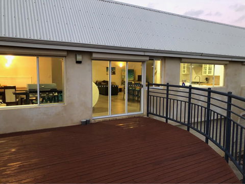 Halls Head Beach House - Accommodation in Bendigo 11