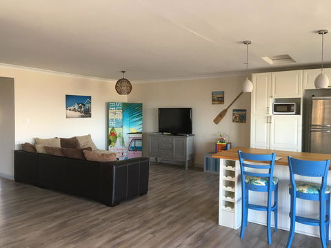 Halls Head Beach House - Accommodation in Bendigo 5