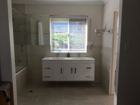 Halls Head Beach House - Accommodation in Bendigo 7