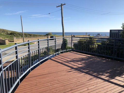 Halls Head Beach House - Accommodation in Bendigo 0