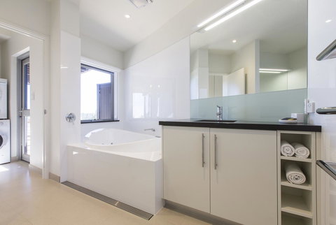 Aquatic Visions - Accommodation in Bendigo 19