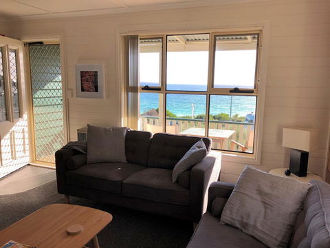 BINALONG BEACH COTTAGE Beachfront At Bay Of Fires Next To Restaurant - Accommodation in Bendigo 12