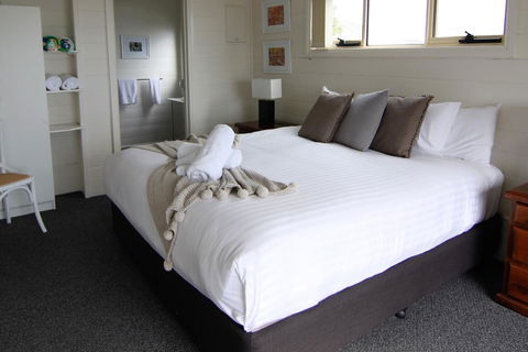 BINALONG BEACH COTTAGE Beachfront At Bay Of Fires Next To Restaurant - Accommodation in Bendigo 15