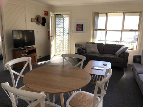 BINALONG BEACH COTTAGE Beachfront At Bay Of Fires Next To Restaurant - Accommodation in Bendigo 5