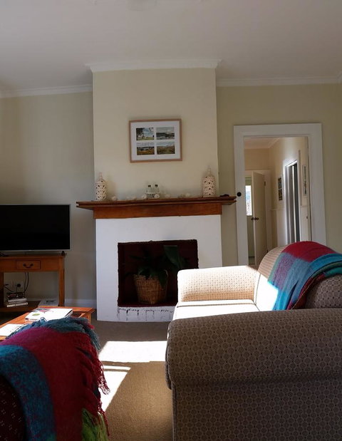 The Manager\'s Cottage - Accommodation in Bendigo 16