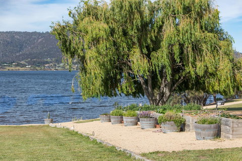 Riverfront Motel & Villas - Accommodation in Bendigo 23