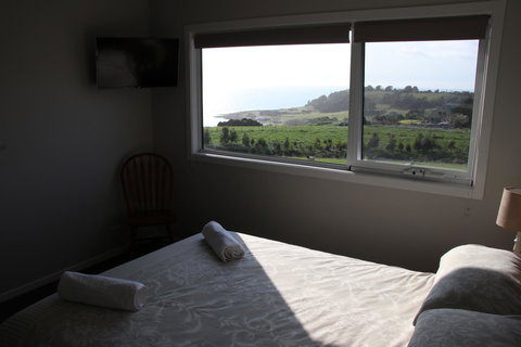Penguin Seaside Farm - Accommodation in Bendigo 5