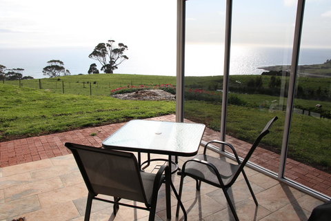 Penguin Seaside Farm - Accommodation in Bendigo 1