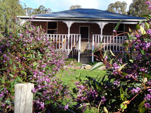 Post House Cottage - Accommodation in Bendigo 0
