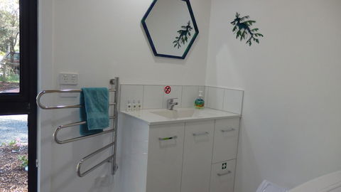 Karoola Cottage Self Contained - Accommodation in Bendigo 7
