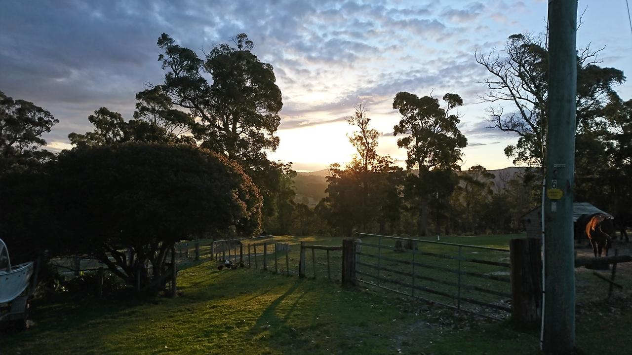 Holwell TAS Accommodation in Bendigo