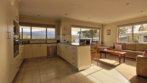 Hobart Villa - Accommodation in Bendigo 4