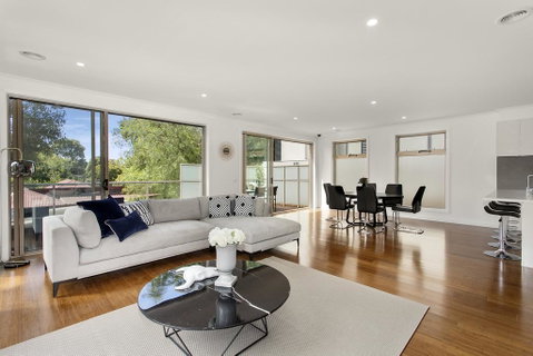 NEW Inner Melb Luxury Modern Grand Holiday House - Great Location, Wifi, Parking - Accommodation in Bendigo 1