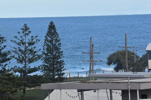 NEW UPMARKET COMFORTABLE 2 Bed, 2 Bath, OCEAN VIEWS, 250m To BUDDINA BEACH! - Accommodation in Bendigo 2