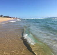 NEW UPMARKET COMFORTABLE 2 Bed 2 Bath OCEAN VIEWS 250m to BUDDINA BEACH - Accommodation in Bendigo