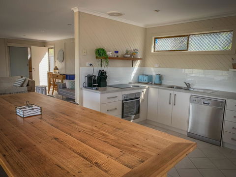No. 10 Coffin Bay - Accommodation in Bendigo 2
