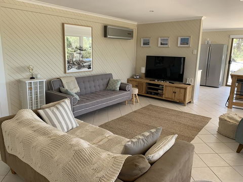 No. 10 Coffin Bay - Accommodation in Bendigo 1