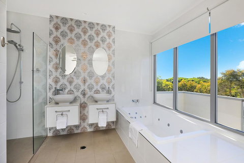 NORTHSHOR- ULTIMATE BEACH HOUSE - Accommodation in Bendigo 3