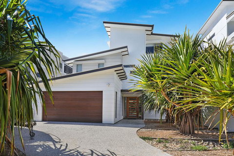 NORTHSHOR- ULTIMATE BEACH HOUSE - Accommodation in Bendigo 1