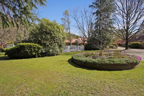 Oak Cottage - Tudor Village Unit 5 - Accommodation in Bendigo 3