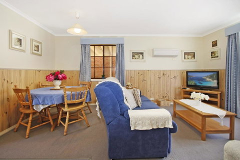 Oak Cottage - Tudor Village Unit 5 - Accommodation in Bendigo 1