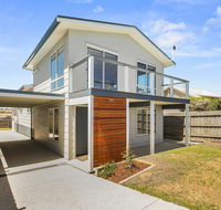 Ocean Chill 10 Minutes Drive to Phillip Island Pet Friendly Family Home Sleeps 8 - Accommodation in Bendigo
