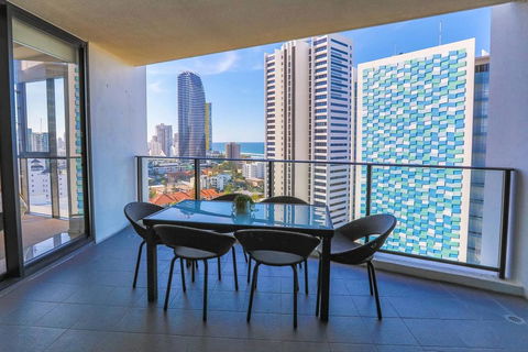 Ocean Views In The Heart Of Broadbeach - Accommodation in Bendigo 3