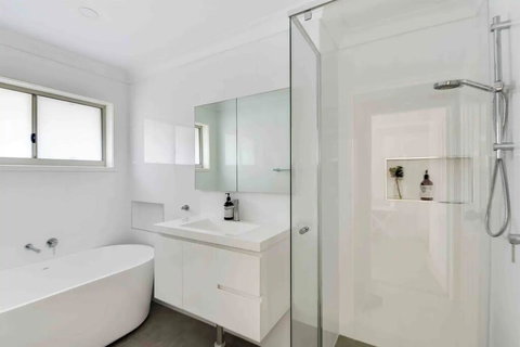 Ocean Views On Barnhill - Accommodation in Bendigo 3