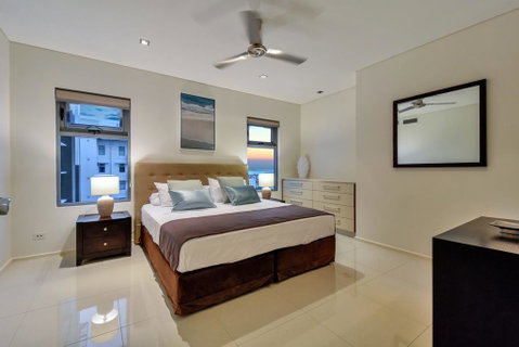 Oceana Darwin Central Oceanfront 3 Bedroom 2 Lounge Room Pool Gym Tennis Court Sleeps 9 - Accommodation in Bendigo 1